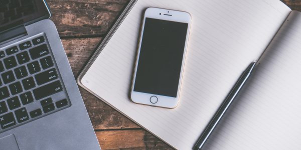 jak zgrać zdjęcia z iphone na komputer