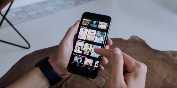 jak pobrac film z netflixa