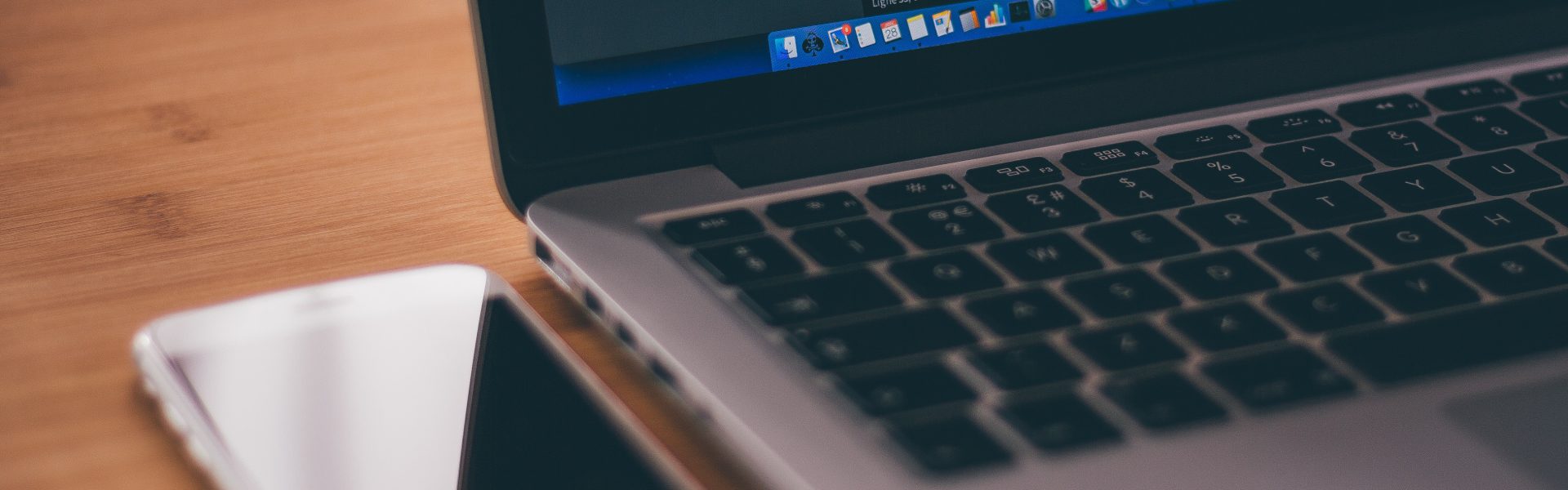 jak zmienić kolor tła html